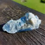 Seelenstein-Spezialstein-Kyanit-blau-Rohstein