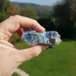 Seelenstein-Spezialstein-Kyanit-blau-Rohstein