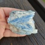 Seelenstein-Spezialstein-Kyanit-blau-Rohstein