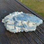 Seelenstein-Spezialstein-Kyanit-blau-Rohstein