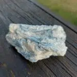 Seelenstein-Spezialstein-Kyanit-blau-Rohstein