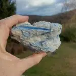 Seelenstein-Spezialstein-Kyanit-blau-Rohstein
