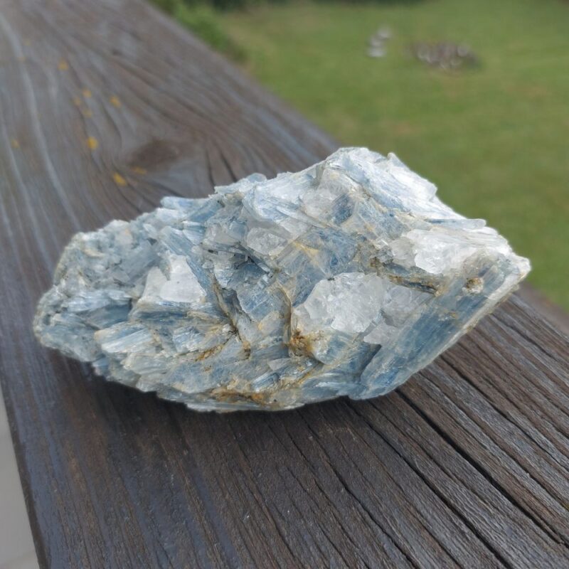 Seelenstein-Spezialstein-Kyanit-blau-Rohstein