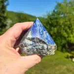 Seelenstein-Spezialstein-Lapis-Lazuli-Spitze-halbpoliert