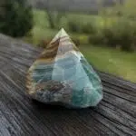 Seelenstein-Spezialstein-Onyx-blau-Rohstein-Spitze-poliert1-1 Seelenstein-Spezialstein-Onyx-blau-Rohstein-Spitze-poliert