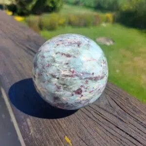 Seelenstein-Spezialstein-Rubellit-Kugel