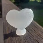 Seelenstein-Spezialstein-Selenit-Herz-Stand