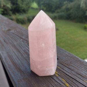 Seelenstein-Spezialsteine-Rosenquarz-Spitze