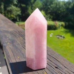 Seelenstein-Spezialsteine-Rosenquarz-Spitze